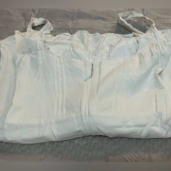 HOUSE OF CB 'Tilly' White Pin Tuck Mini Dress - Picture 14 of 17